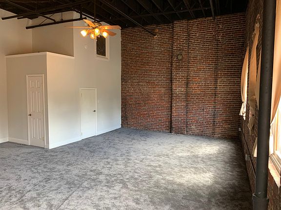 2nd image of 156 Clay St APT 5