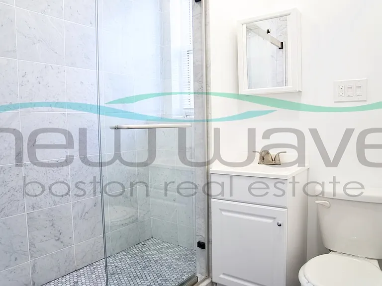 55 Queensberry St #11 — Photo 9