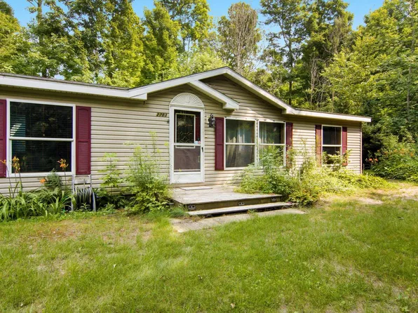 2783 Lake Ann Rd, Interlochen, MI 49643