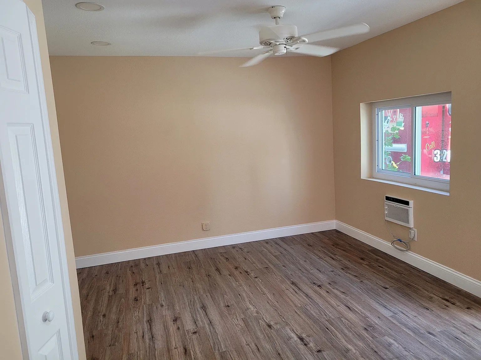 1 bed, 225 sqft, $1,100 — Photo 2