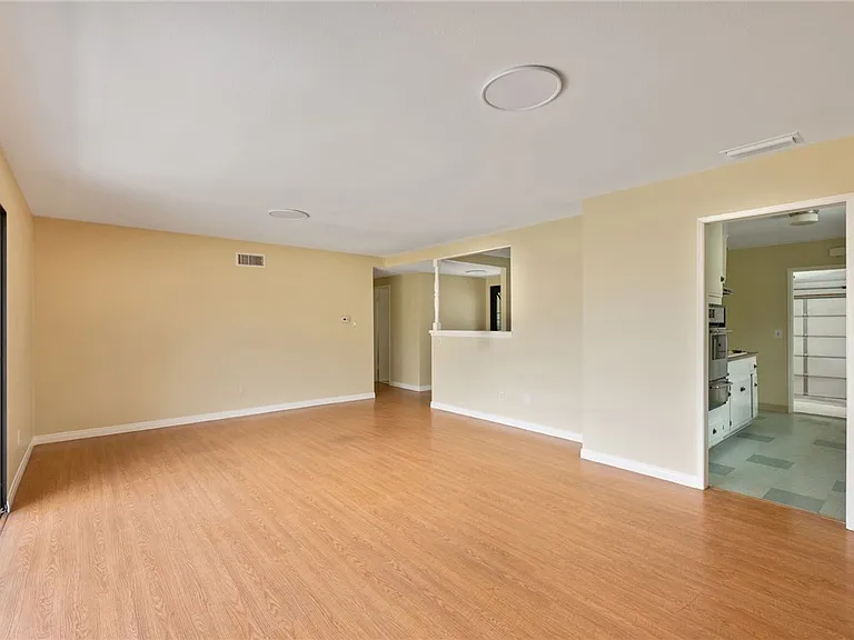 11833 Pounds Ave — Photo 4