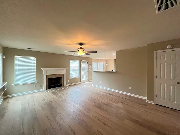 150 Franklin St — Photo 10
