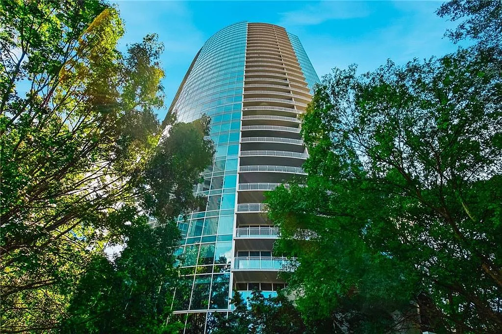 3 bed, 2.5 bath, 1876 sqft, $4,500 — Photo 3