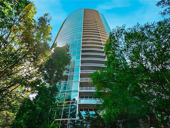 3rd image of 3338 Peachtree Rd NE APT 2105