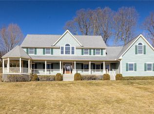 33 Watergate Dr, Amawalk, NY 10501