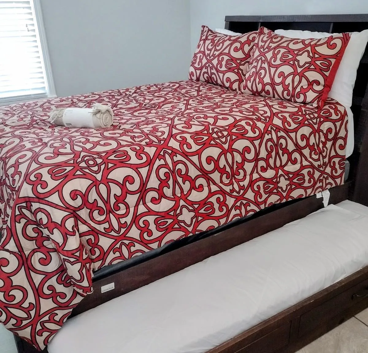 3 bed, 2.5 bath, 1699 sqft, $1,360 — Photo 1