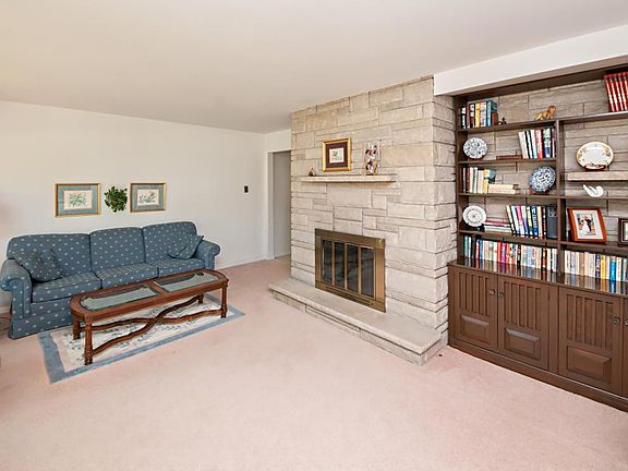 4th image of 1850 Sherwood Dr