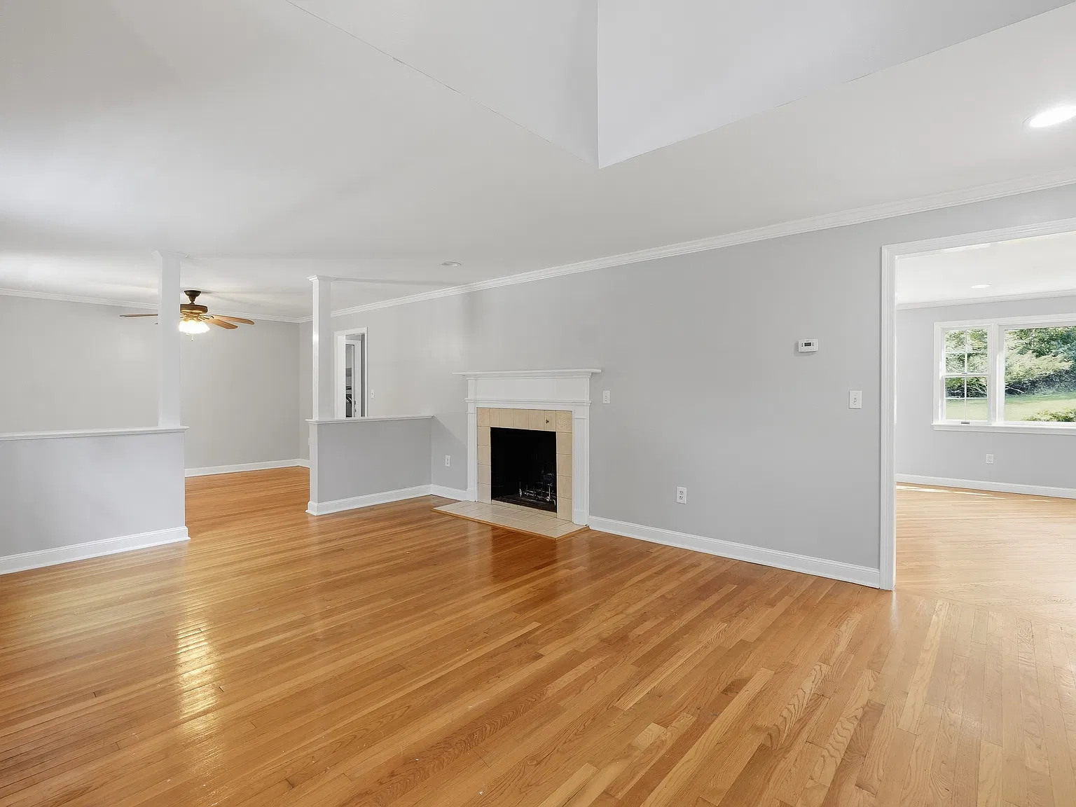 3 bed, 2.5 bath, 2601 sqft, $5,800 — Photo 2