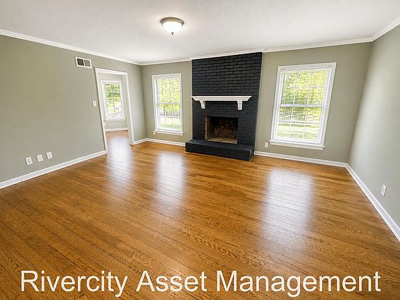4th image of 2533 Howard Rd