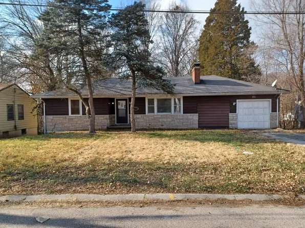 309 Wedge Dr, Saint Louis, MO 63135