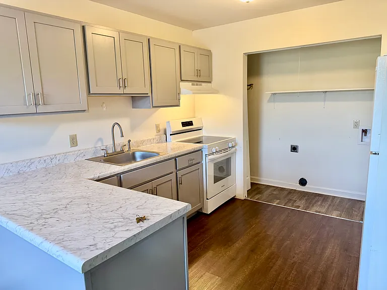 700 Barrows Mill Rd #10 — Photo 3