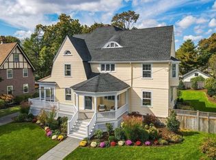 19 Pomfret St, West Roxbury, MA 02132