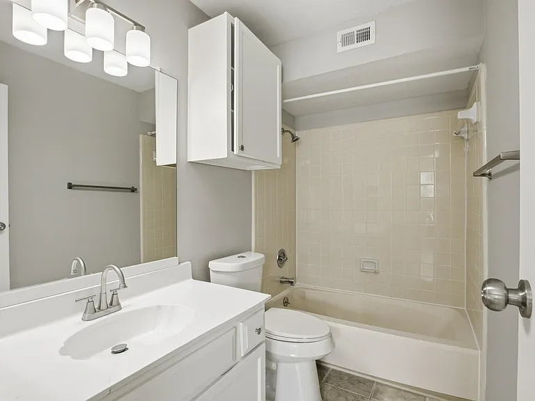 7719 Cambridge St #7719 — Photo 19