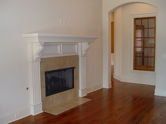 4th image of 394 Summerville Dr