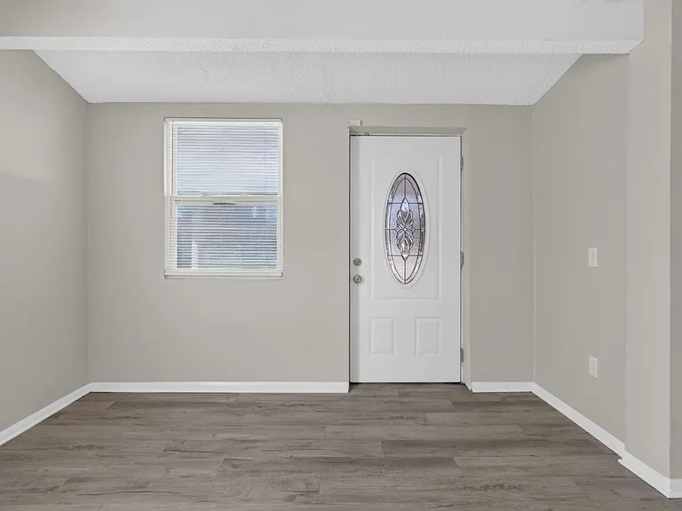 5503 Boeing Dr — Photo 12
