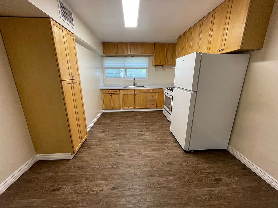 2nd image of 2242 Tampa Ave #2242
