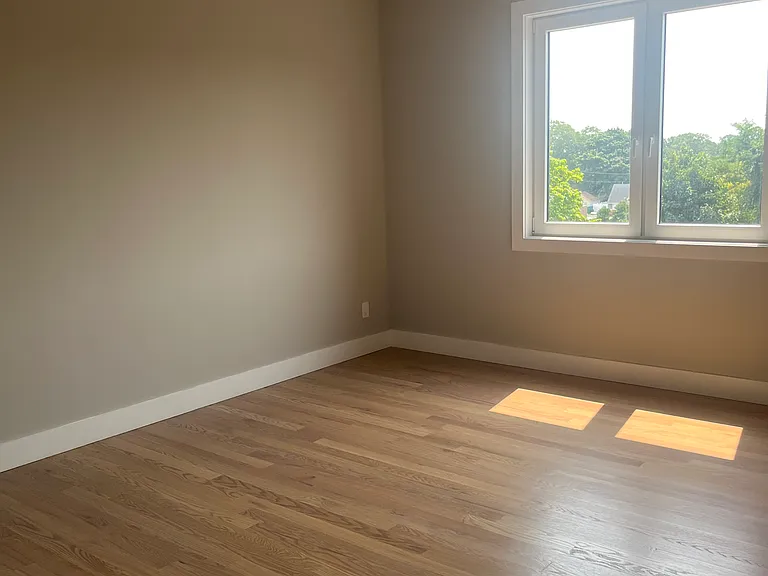 418 Oak St #302 — Photo 4