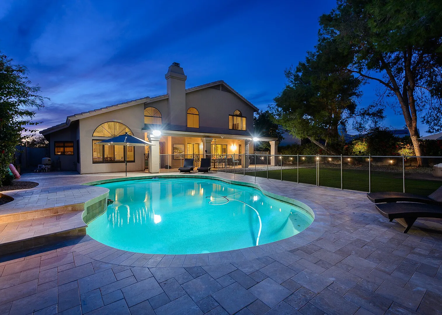 2 Master Suites 5 Bd 3.5 Br Luxury House with Heated pool, Fire pit — Photo 1
