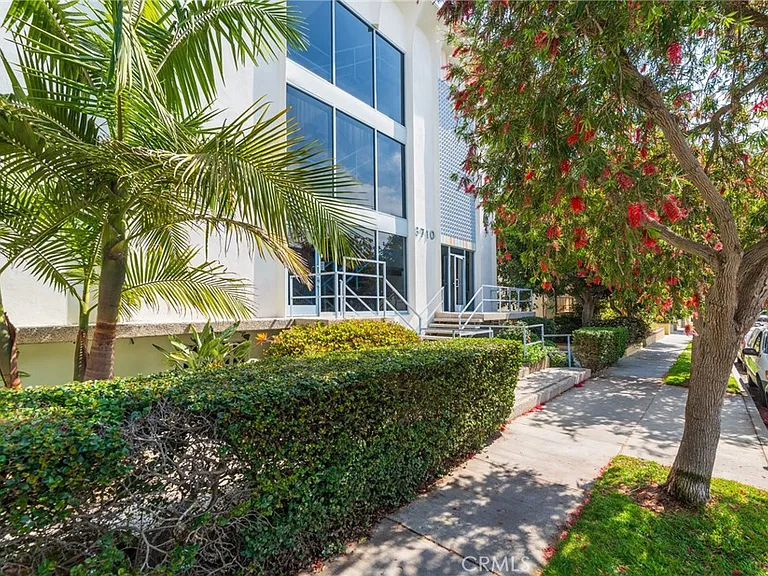 8710 Delgany Ave #3 — Photo 31