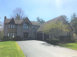 88 Bywater Dr, Getzville, NY 14068