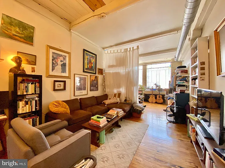 14 W Harvey St #16-2W — Photo 8