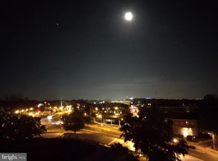 118 Monroe St APT 908, Rockville, MD 20850