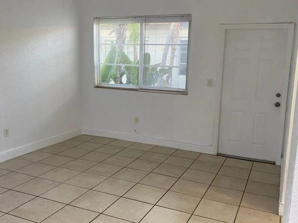 955 Marseille Dr APT 2