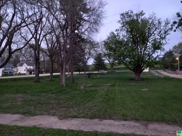 Brule Linden Evergreen St, Westfield, IA 51062