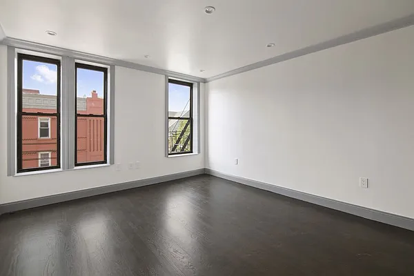 Rented by Vertical Real Estate LLC | media 19