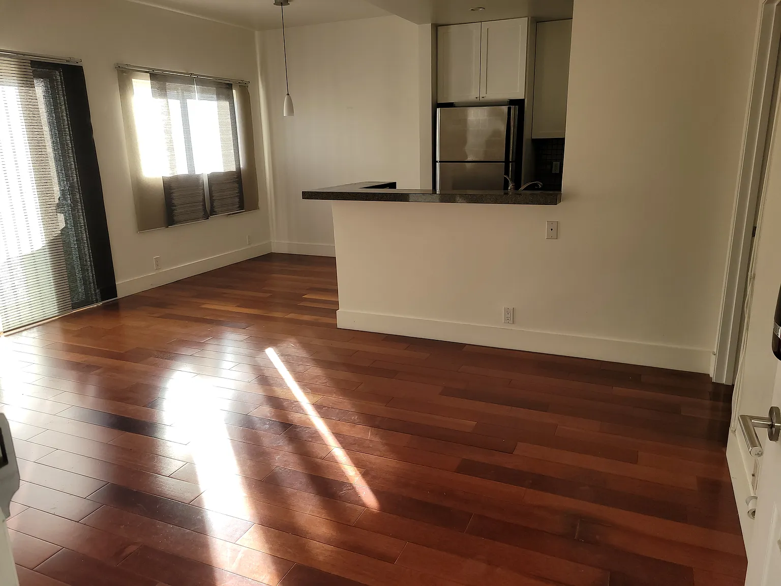 4835 Elmwood Avenue — Photo 4