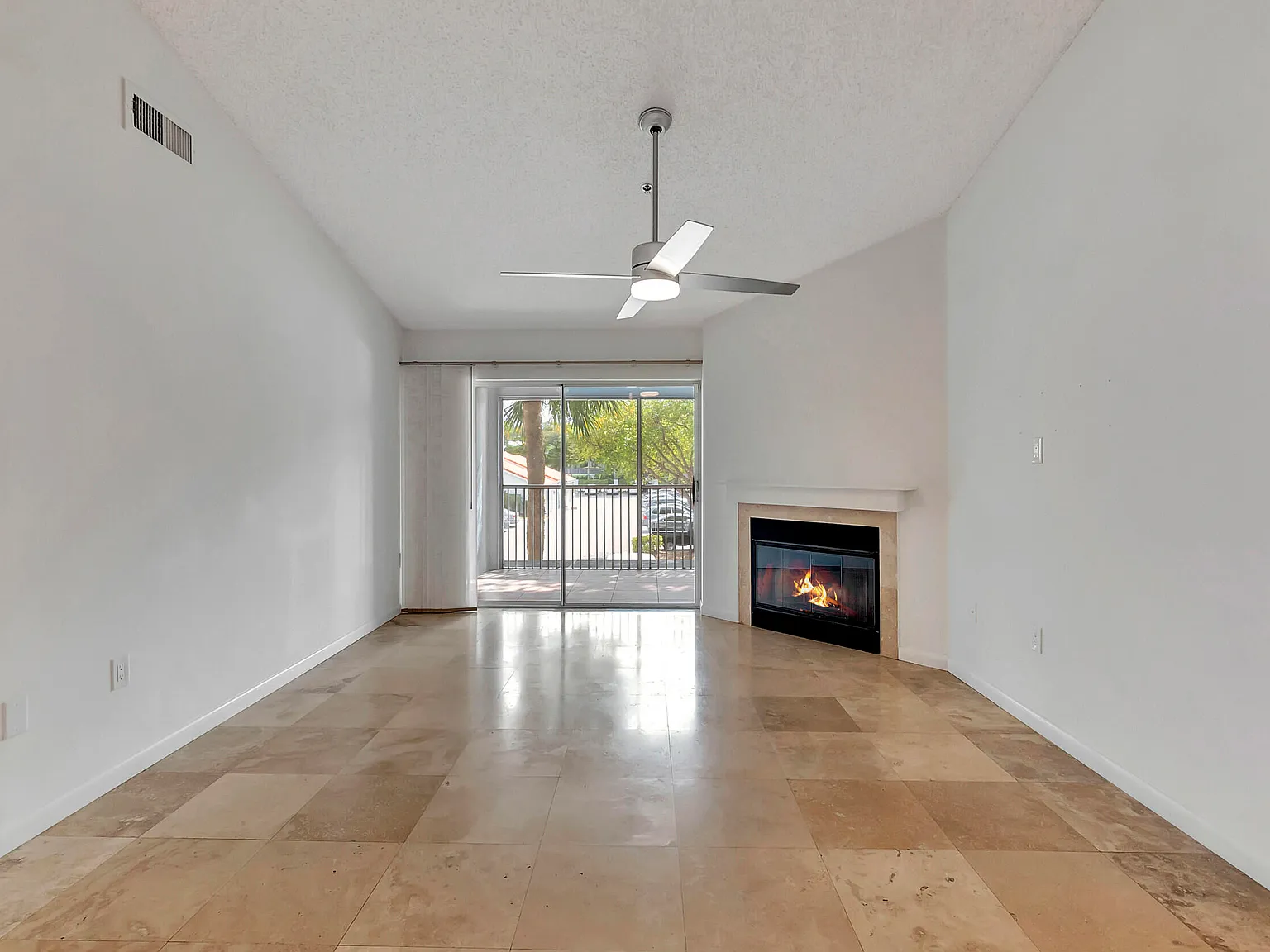 2 bed, 2.0 bath, 997 sqft, $2,650 — Photo 1