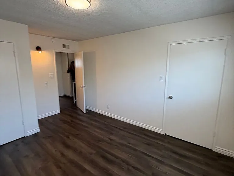 4340 Walnut — Photo 27
