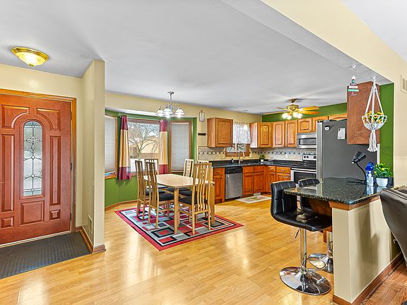 5th image of 11024 Campbell Ct