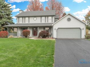 440 Hickory Ln, Waterville, OH 43566