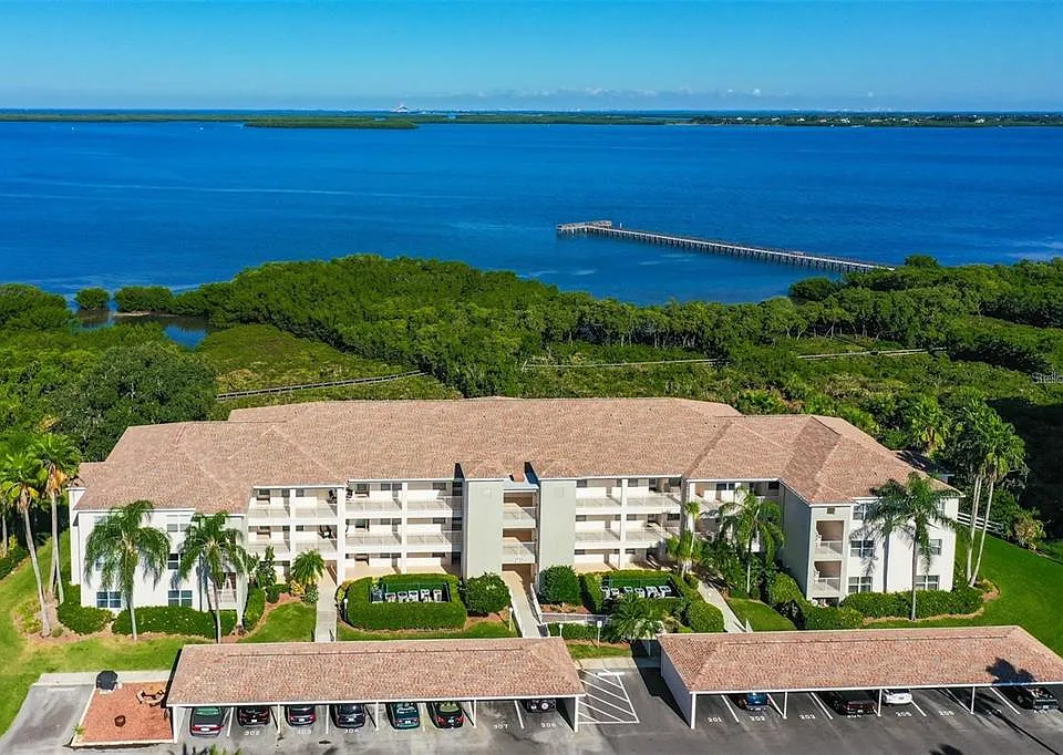 2725 Terra Ceia Bay Blvd #203
