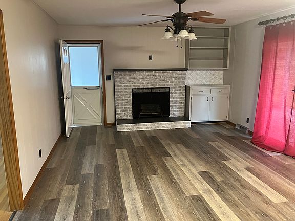 4th image of 306 Barberry Dr