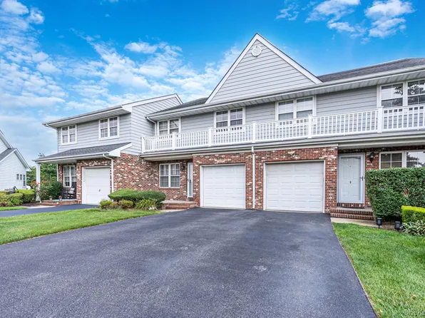 11 Broadlawn Drive, Central Islip, NY 11722