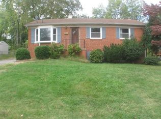 14030 Roanoke St, Woodbridge, VA 22191