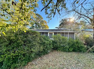 1693 Lake Shore Dr, Manning, SC 29102