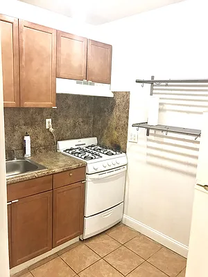 Rented by Amorelli Realty | media 16