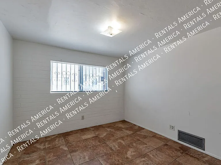 947 N Alvernon Way #11 — Photo 13