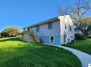 537 4th St NE, Mason City, IA 50401