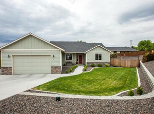 48 S Meadowbrook Ln, East Wenatchee, WA 98802