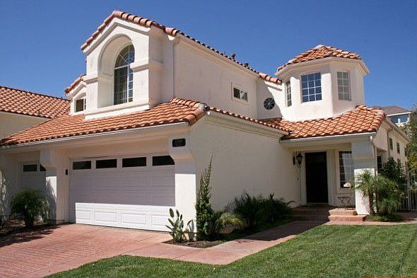 Cul-de-Sac Pool Home!