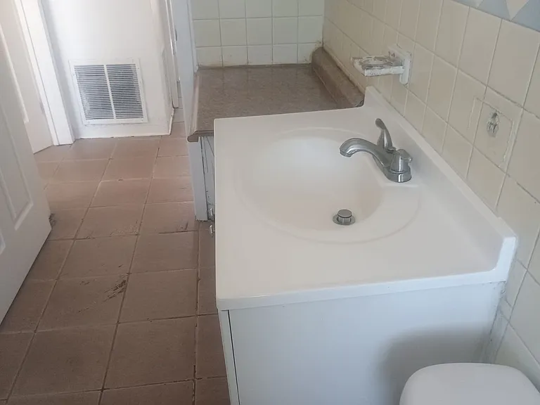 1514 E Roosevelt St — Photo 12