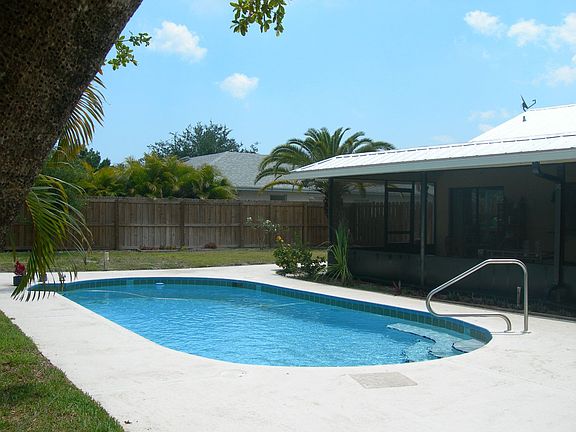 Pool / Yard