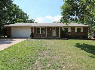 1735 Red Robin Ct, Saint Louis, MO