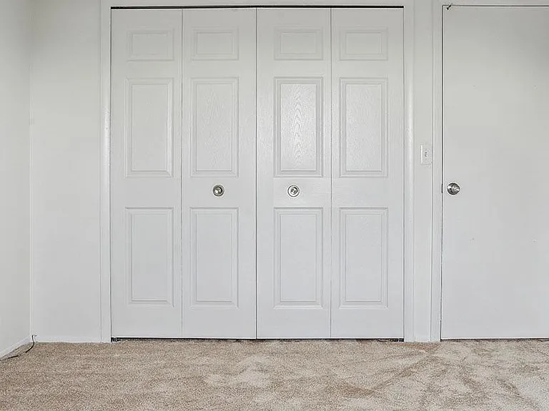 Claymoor Luxury Apartments — Photo 10