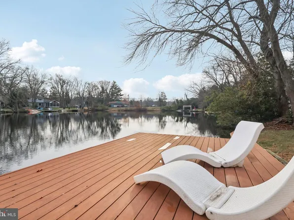 105 Algonquin Trl, Medford Lakes, NJ 08055