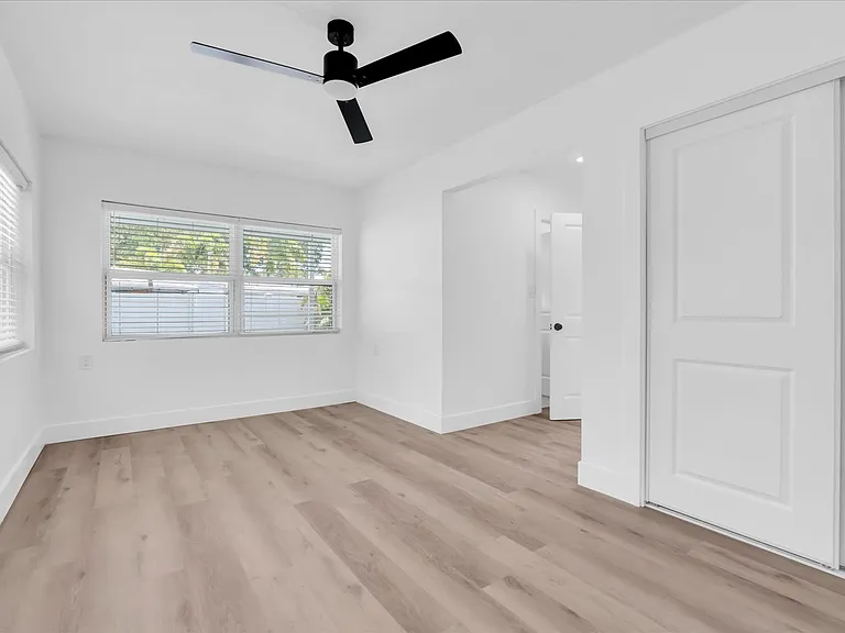 8801 Sunlit Cove Dr NE — Photo 15